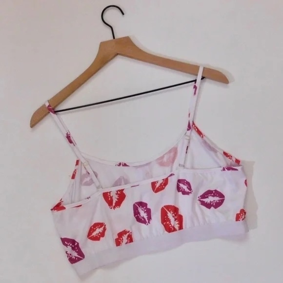NEW!! HOT LIPS Lipstick Kiss Cropped Loungewear Two Piece Set Top Shorts Large - Picture 7 of 10